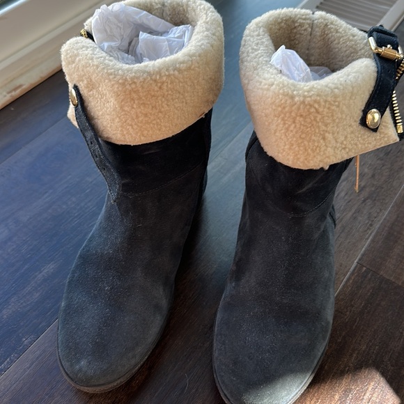 Burberry boots - Picture 4 of 7